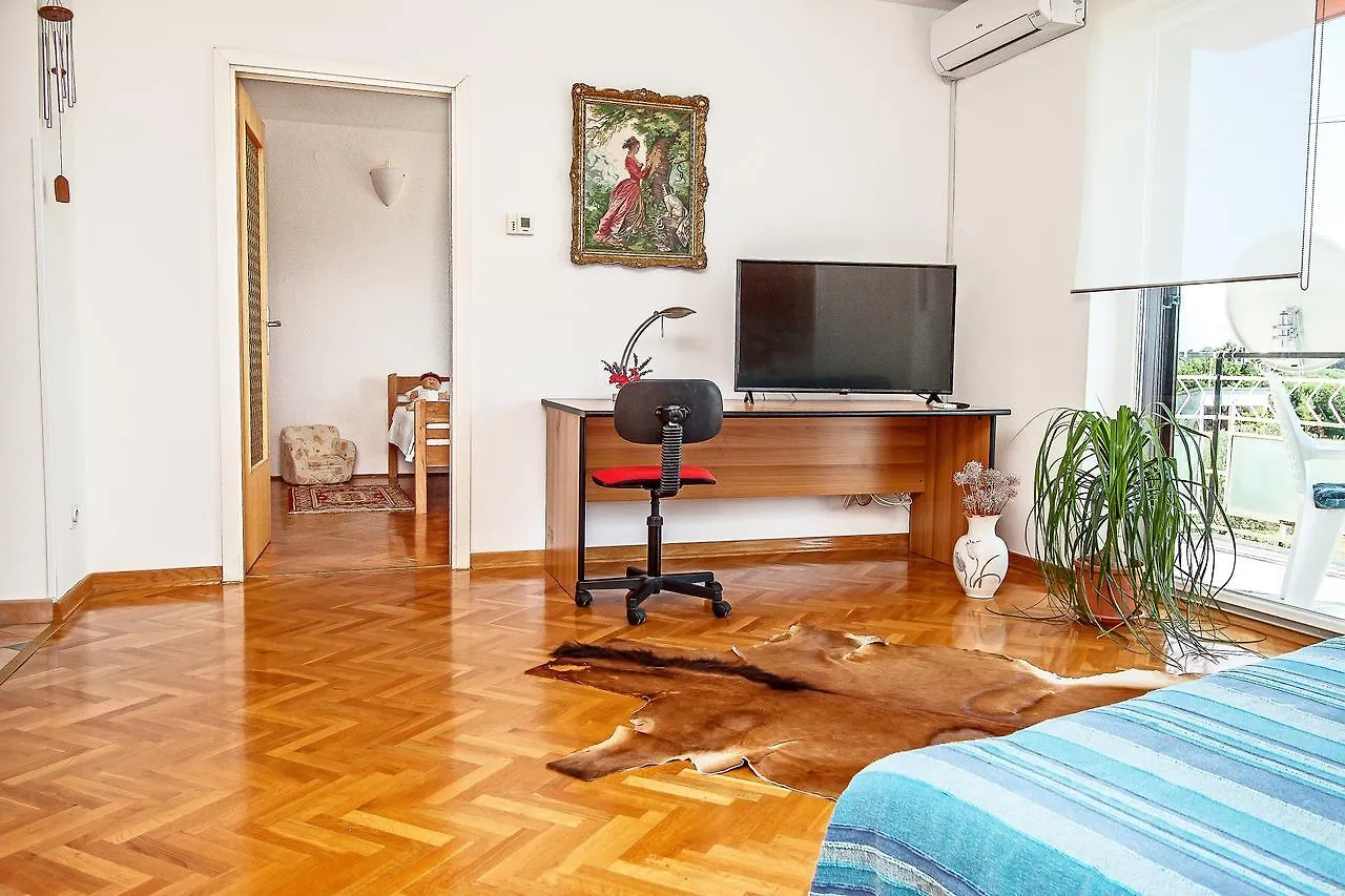 Valeriana Apartment Pula Croatia